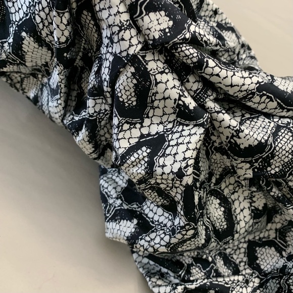 Suzi Chin One Shoulder Floral Silky Party Dress 6 - Picture 5 of 16